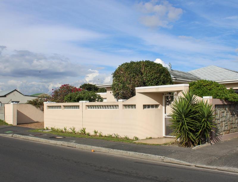 3 Bedroom Property for Sale in Belgravia Western Cape